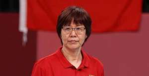 仅剩根独苗女排新帅现黑马！年仅39岁少帅横扫国内，生涯已豪取15冠女排新