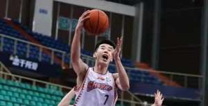 CBA是又一个00后的年轻球员！连续两届25多场比赛，北京给了李一份财富