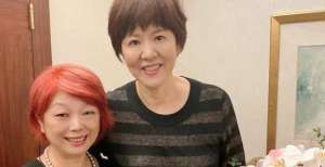 郎平退休生活丰富，与三五好友外滩松鹤楼小聚，精神状态真不错！