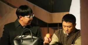 笑中带泪 电影《守望青春》首映 致敬高校辅导员