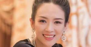 2013年，金马奖典礼现场，张曼玉拒绝颁奖：我不与她合作