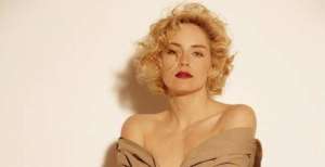 幅删减后，依旧被评为R级，好莱坞这科幻片，注定无缘内地