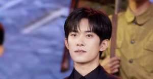 《长津湖》正式开启预售，易烊千玺对抗花絮曝光，粉丝看后秒流泪