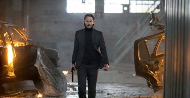 狂揽37亿元后，又请来甄子丹，这位57岁的“天煞孤星”还能打吗？