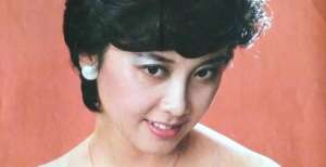 80年代电影小幽默：国产影片光明磊落，外国影片爱搞&ldquo;突然袭击&rdquo;